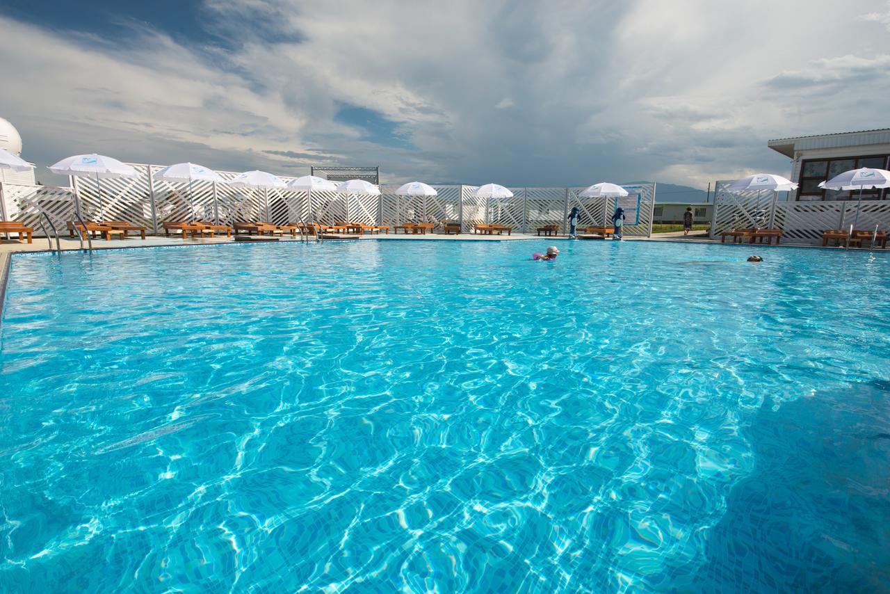 Aquamarine Resort Akshi Exterior photo